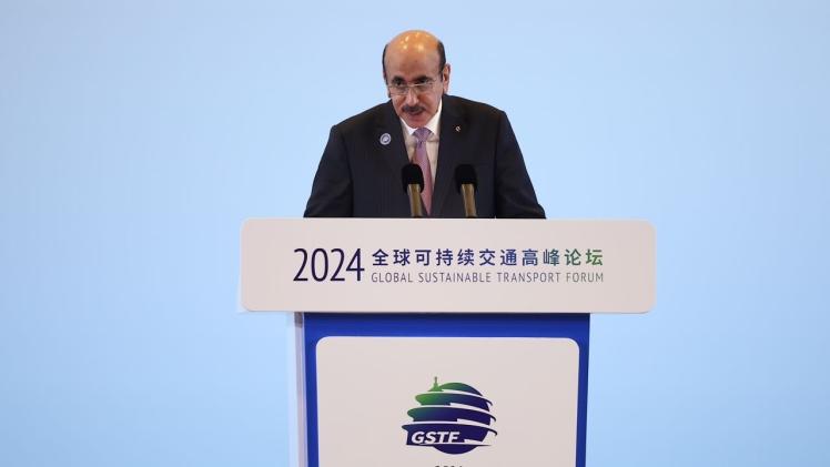 سعادة وزير المواصلات خلال كلمته أمام المنتدى العالمي للنقل المستدام