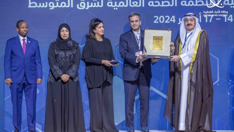 جانب من التكريم على هامش الاجتماعات