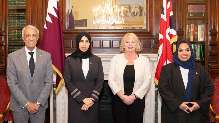 صورة جماعية على هامش الاجتماع