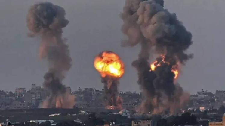 آثار القصف الإسرائيلي علي غزة