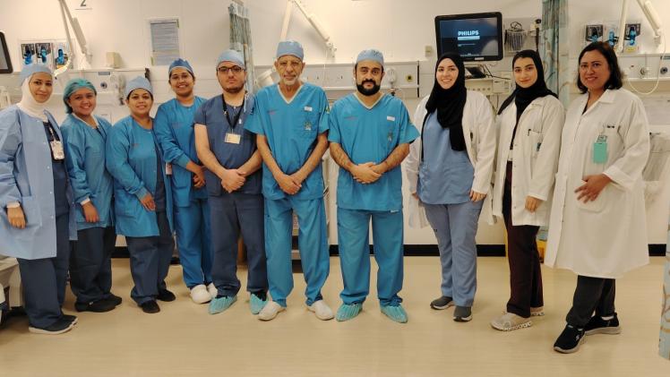 الفريق الطبي المشارك في الجراحة