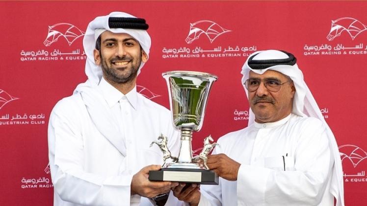 جانب من تتويج الفائزين