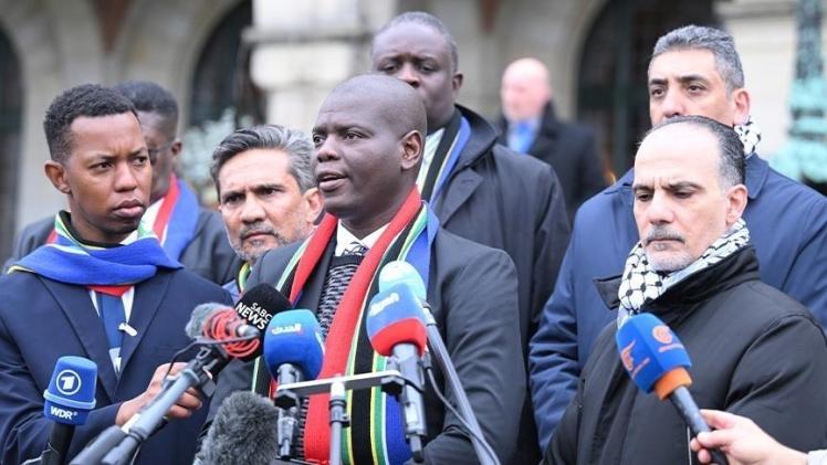 وزير العلاقات الدولية والتعاون في جنوب إفريقيا رونالد لامولا