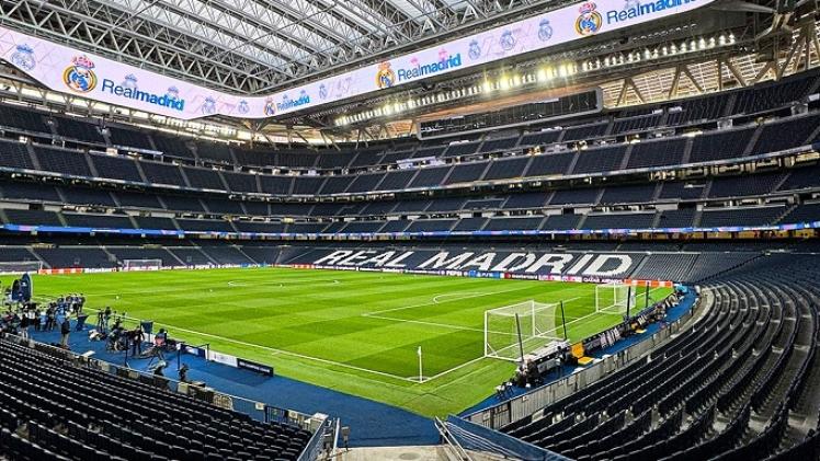 سانتياجو برنابيو ملعب مباراة ريال مدريد ضد ميلان