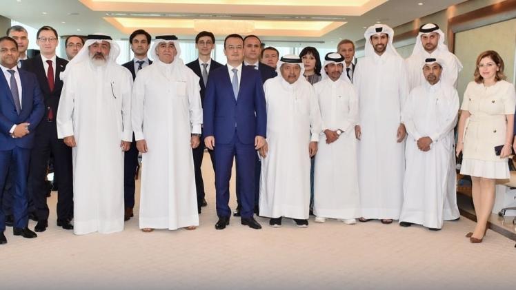 صورة على هامش الاجتماع