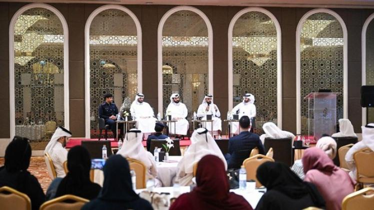 جانب من الندوة