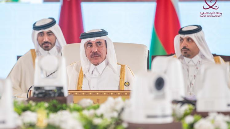 سعادة السيد جاسم بن سيف السليطي وزير المواصلات يترأس الاجتماع