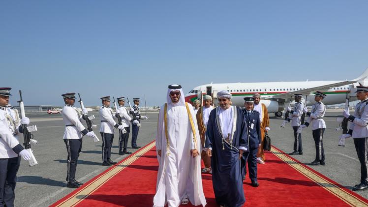خلال وصول وزير الداخلية العماني إلى الدوحة