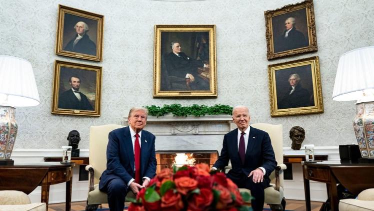 جانب من لقاء بايدن وترامب في البيت الأبيض