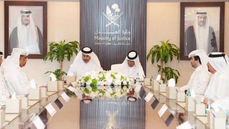 جانب من توقيع الاتفاقية