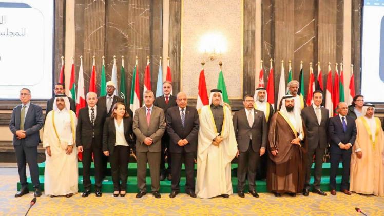 صورة جماعية على هامش الدورة