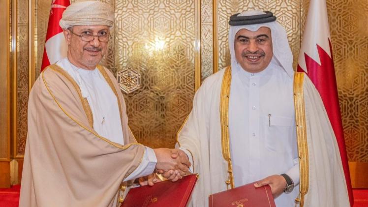 سعادة وزير المالية مع نظيره العماني