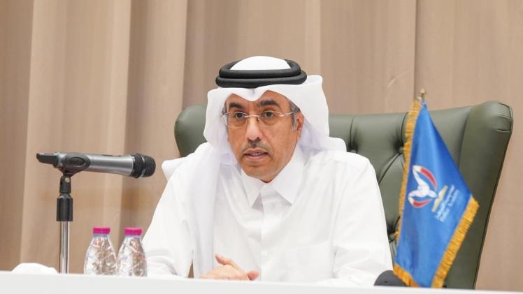 سعادة الدكتور علي بن صميخ المري وزير العمل