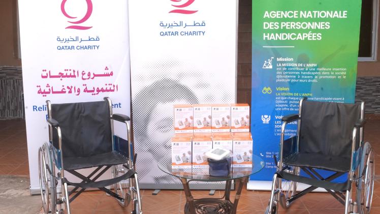 جانب من تقديم المساعدات