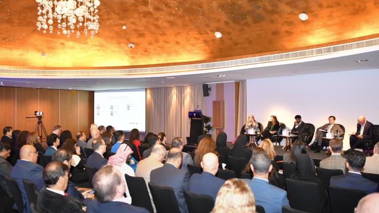 جانب من الندوة