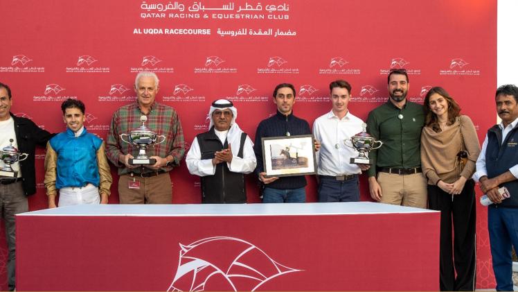 جانب من تكريم الفائز