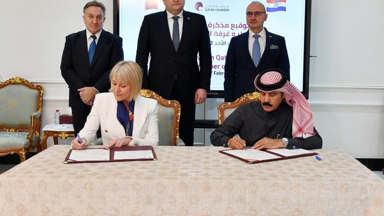 جانب من توقيع مذكرة التفاهم