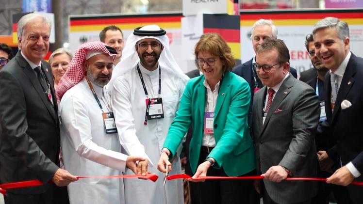 جانب من الافتتاح