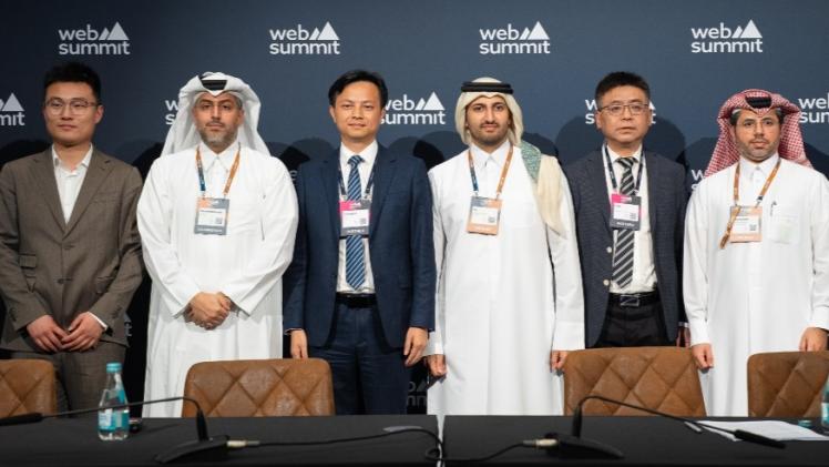 جانب من توقيع الاتفاقية