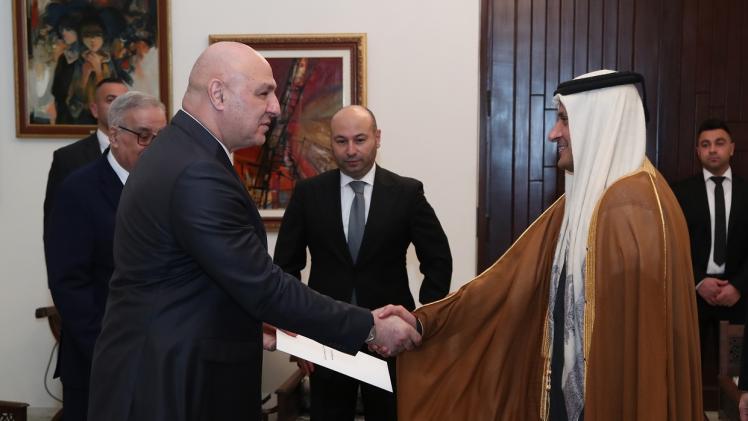 جانب من تسليم أوراق الاعتماد