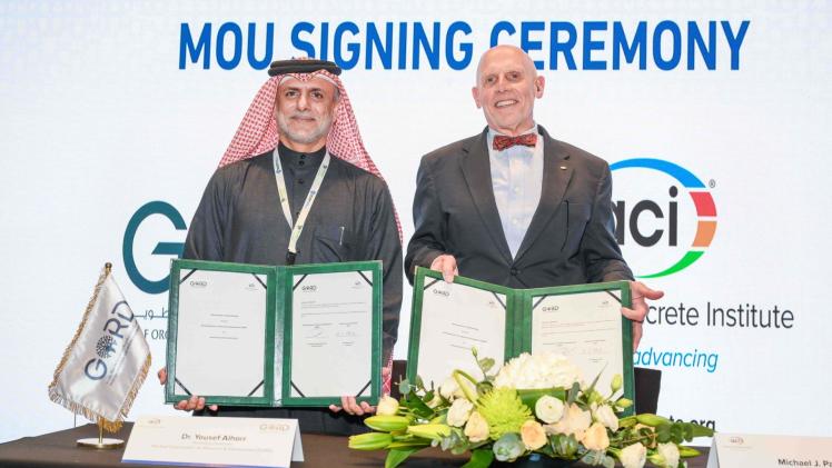 جانب من توقيع الاتفاقية