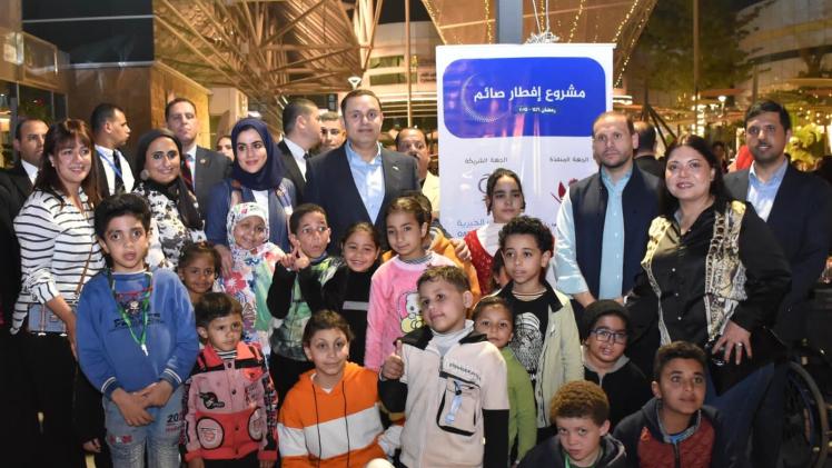 صورة جماعية على هامش الإفطار