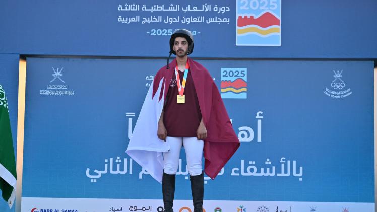 الفارس القطري علي حمد العذبة