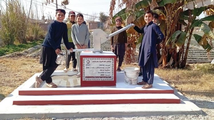 قطر الخيرية تقوم بتركيب 80 مضخة يدوية في المناطق النائية بباكستان