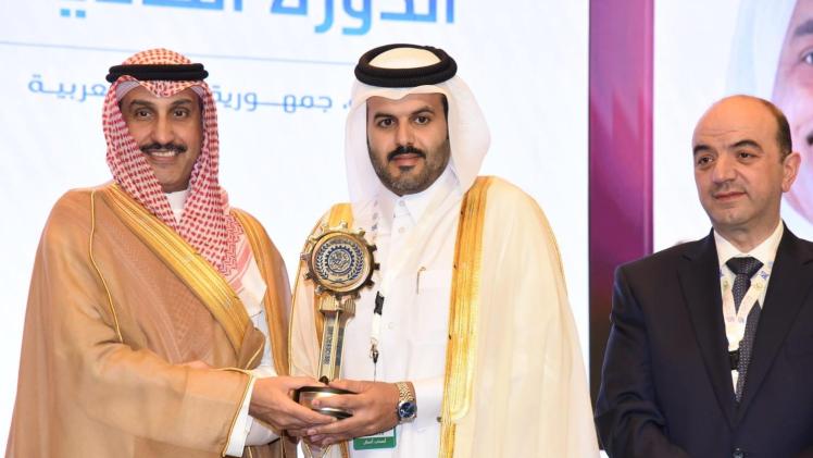 جانب من تكريم  مستشار رئيس غرفة قطر لشؤون العمل