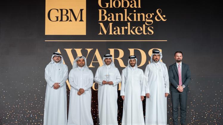 جانب من استلام الجائزة