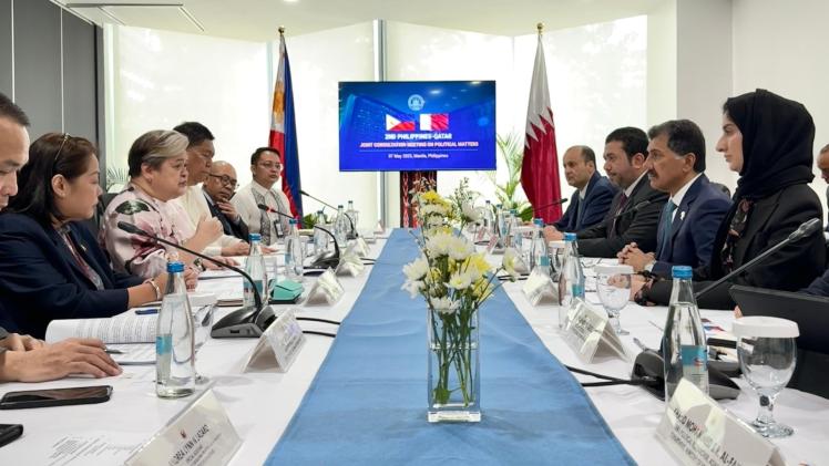 جانب من جلسة المشاورات