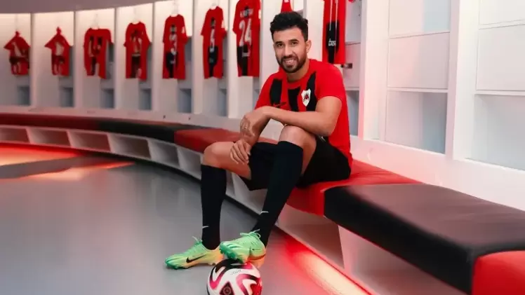 اللاعب المصري محمود حسن تريزيجيه