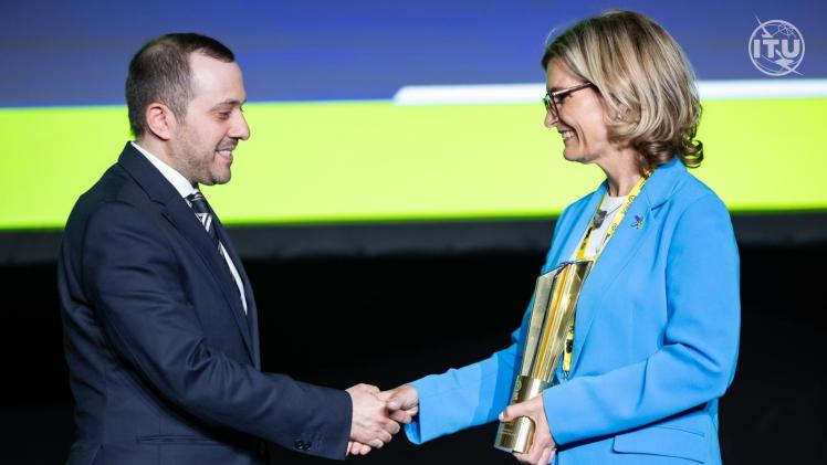 جانب من التكريم