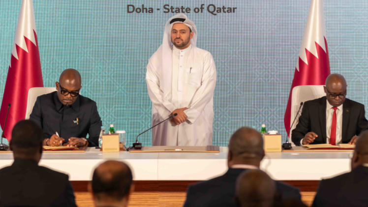 جانب من توقيع الاتفاقية