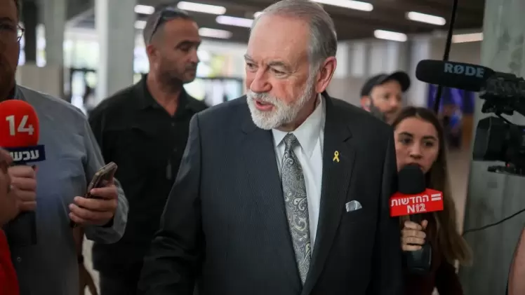 هكابي يتحدث إلى وسائل الإعلام على هامش جلسة المحاكمة