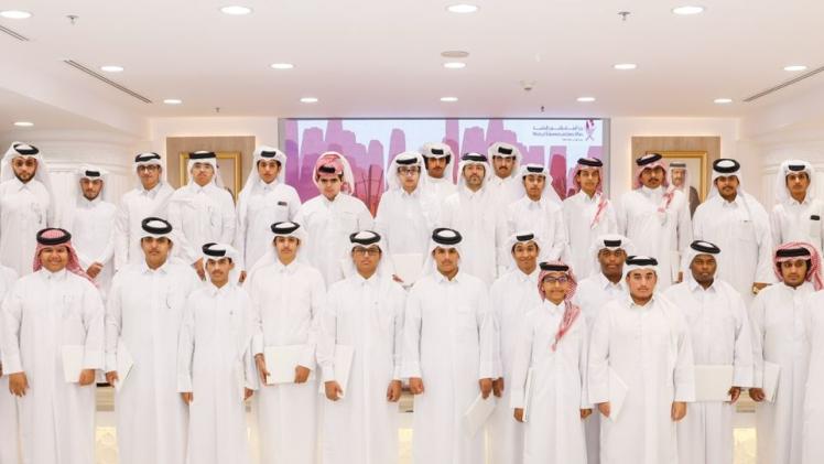 جانب من برنامج التدريب الصيفي