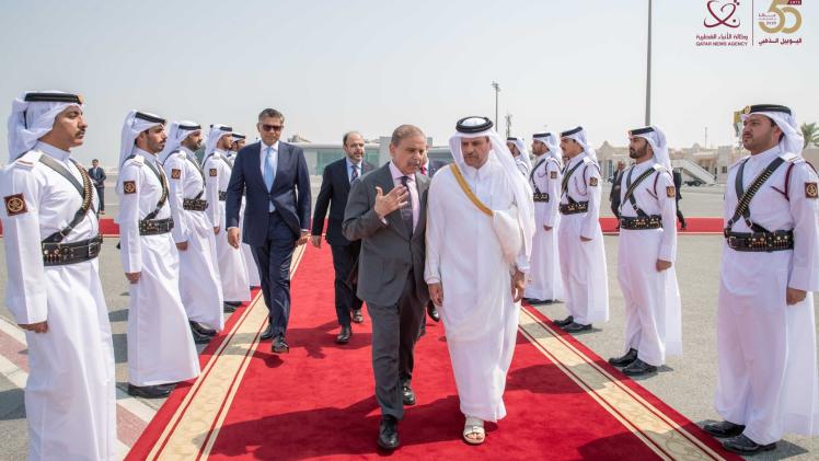 جانب من مراسم المغادرة