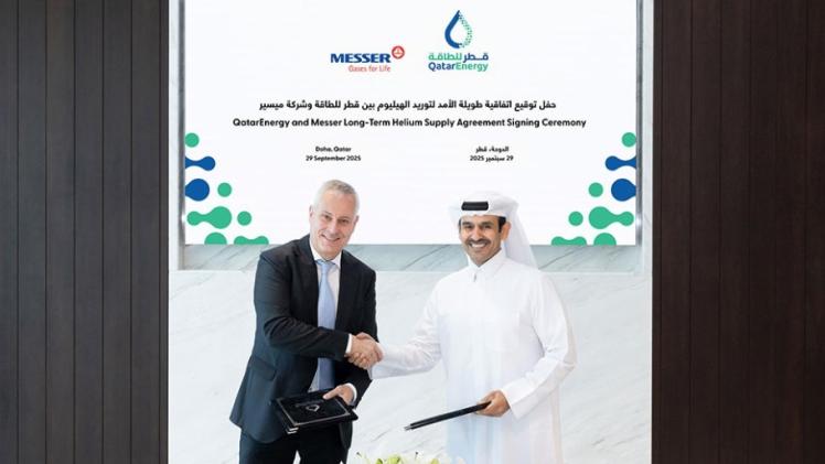 جانب من توقيع الاتفاقية