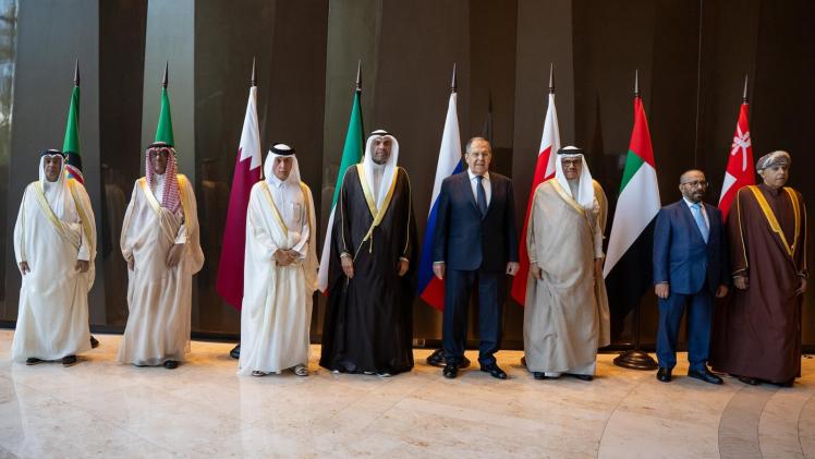 صورة جماعية للمشاركين في الاجتماع
