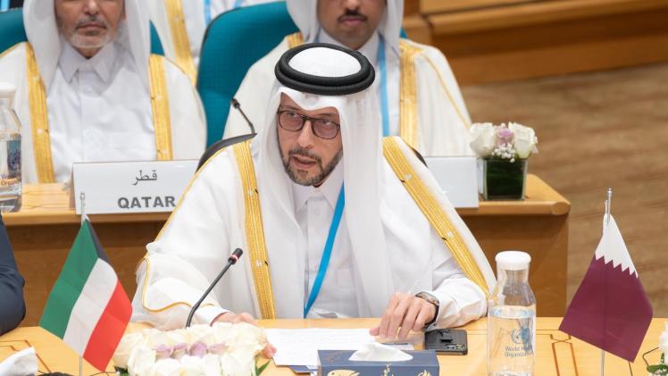 سعادة السيد منصور بن إبراهيم آل محمود وزير الصحة العامة