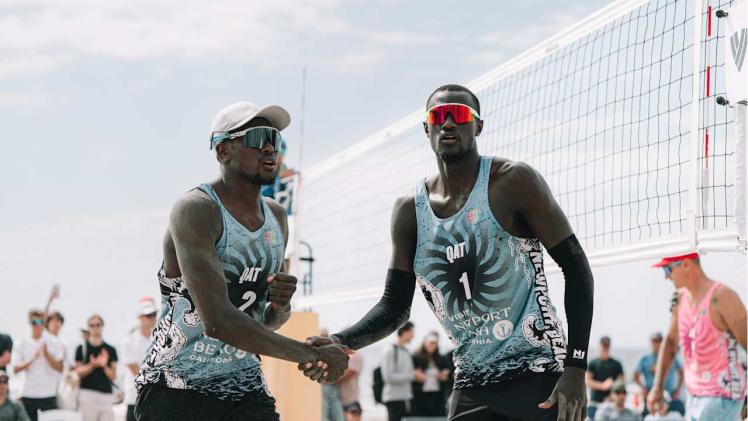 ثنائي منتخب قطر للكرة الشاطئية