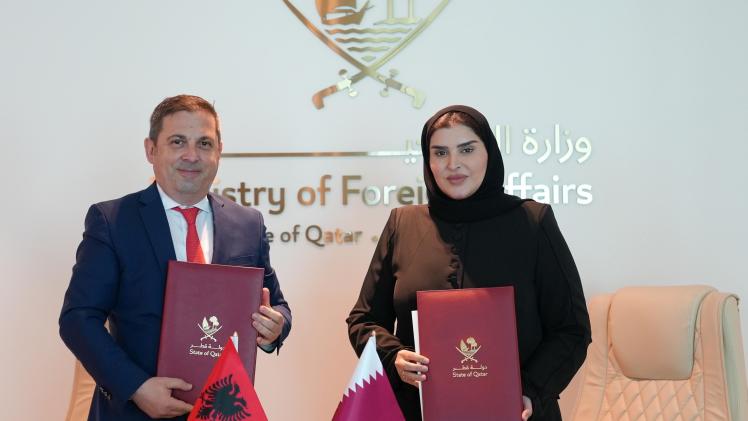 جانب من توقيع الاتفاقية