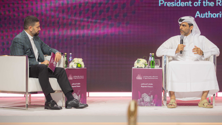 جانب من الجلسة الحوارية