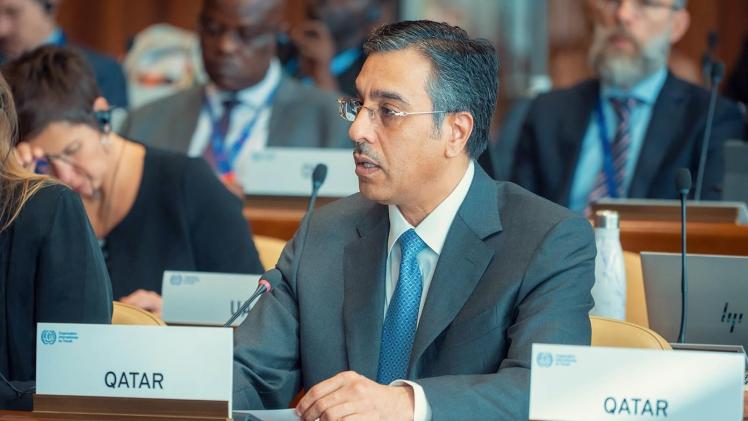 الدكتور علي بن صميخ المري وزير العمل