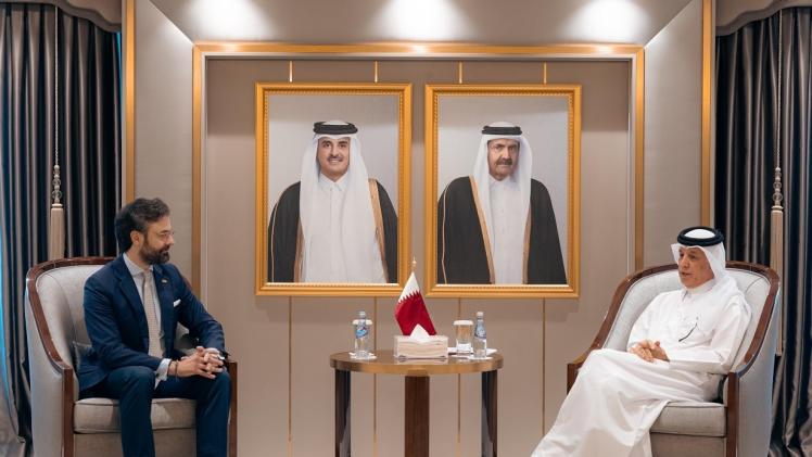 سعادة وزير الدولة للشؤون الخارجية تسلم الرسالة