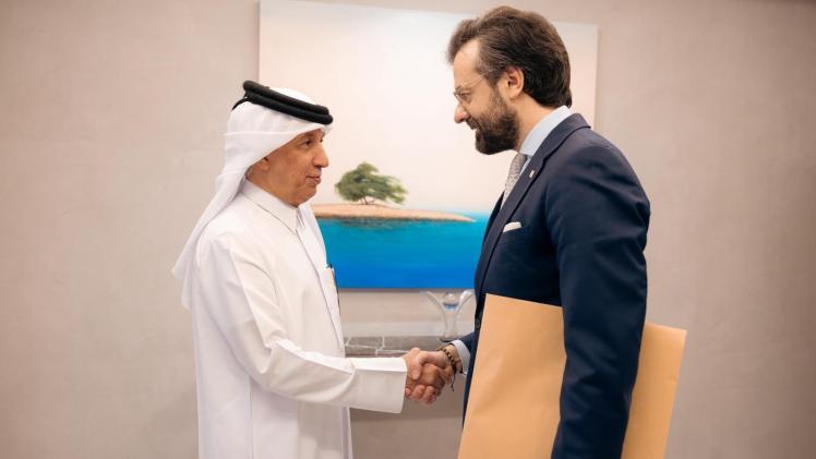 سعادة وزير الدولة للشؤون الخارجية تسلم الرسالة