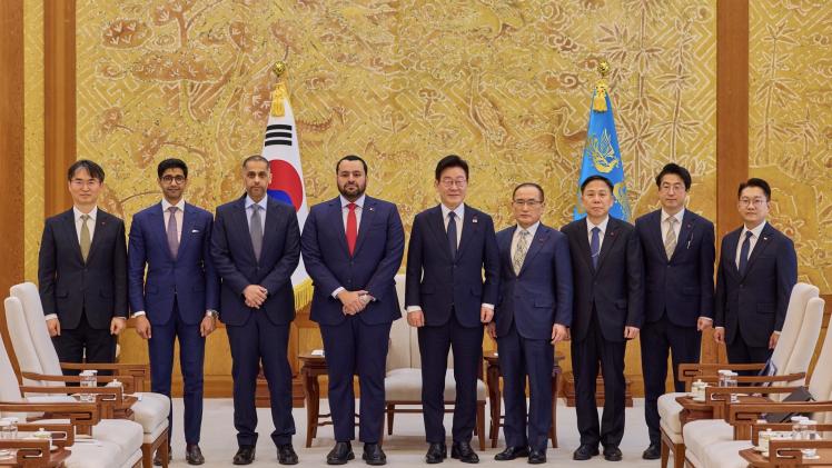 جانب من استقبال الرئيس الكوري لسعادة وزير الدولة بوزارة الخارجية