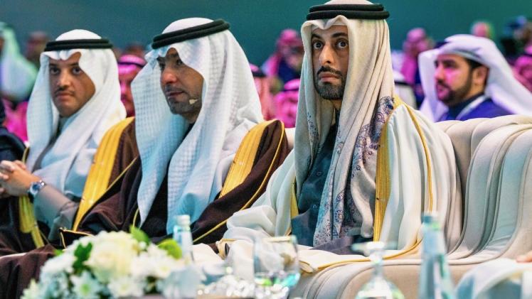 السيد عبدالله بن حمد بن عبدالله العطية وزير البلدية