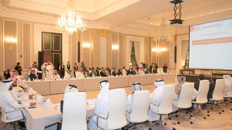 جانب من الجلسة الحوارية