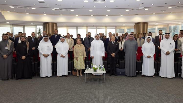 جانب من الندوة